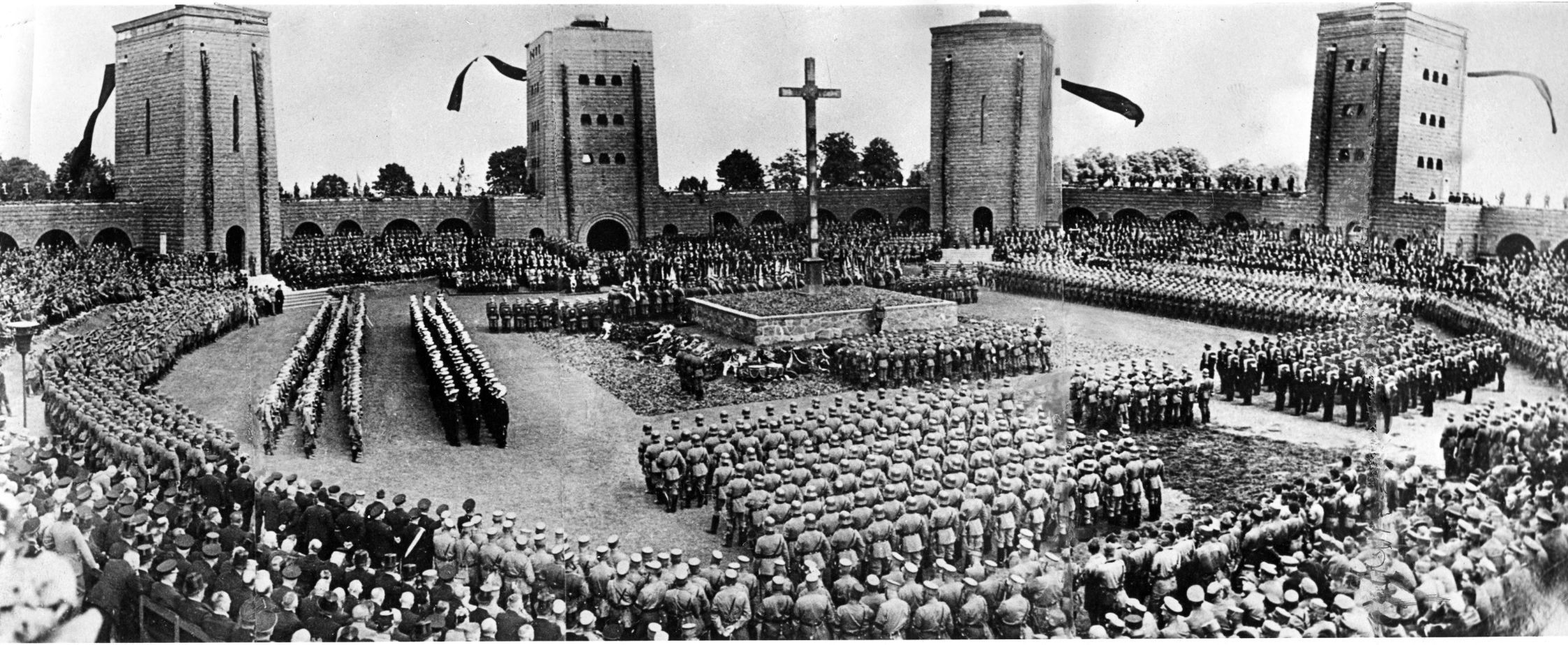 1934: PAUL VON HINDENBURG